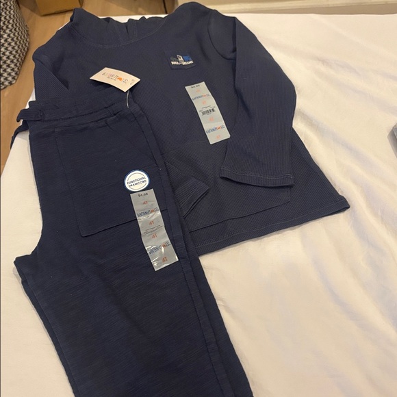 Kids Clothing Bundle with Graphic Tee and Carpenter Jeans - Picture 8 of 10